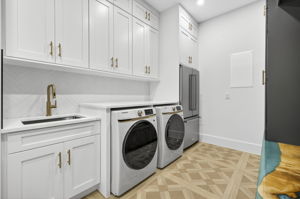 Laundry Room 1 of 2