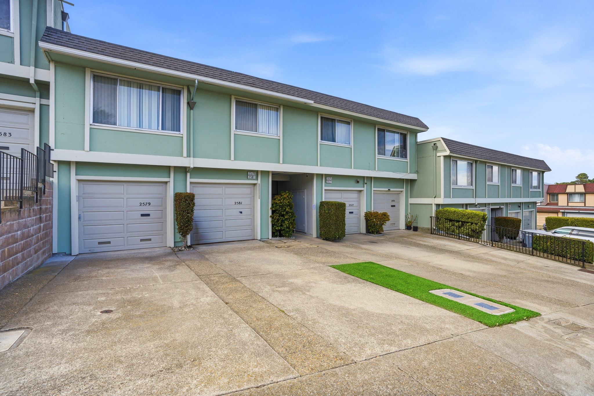 002_F8_2579 Greendale Dr