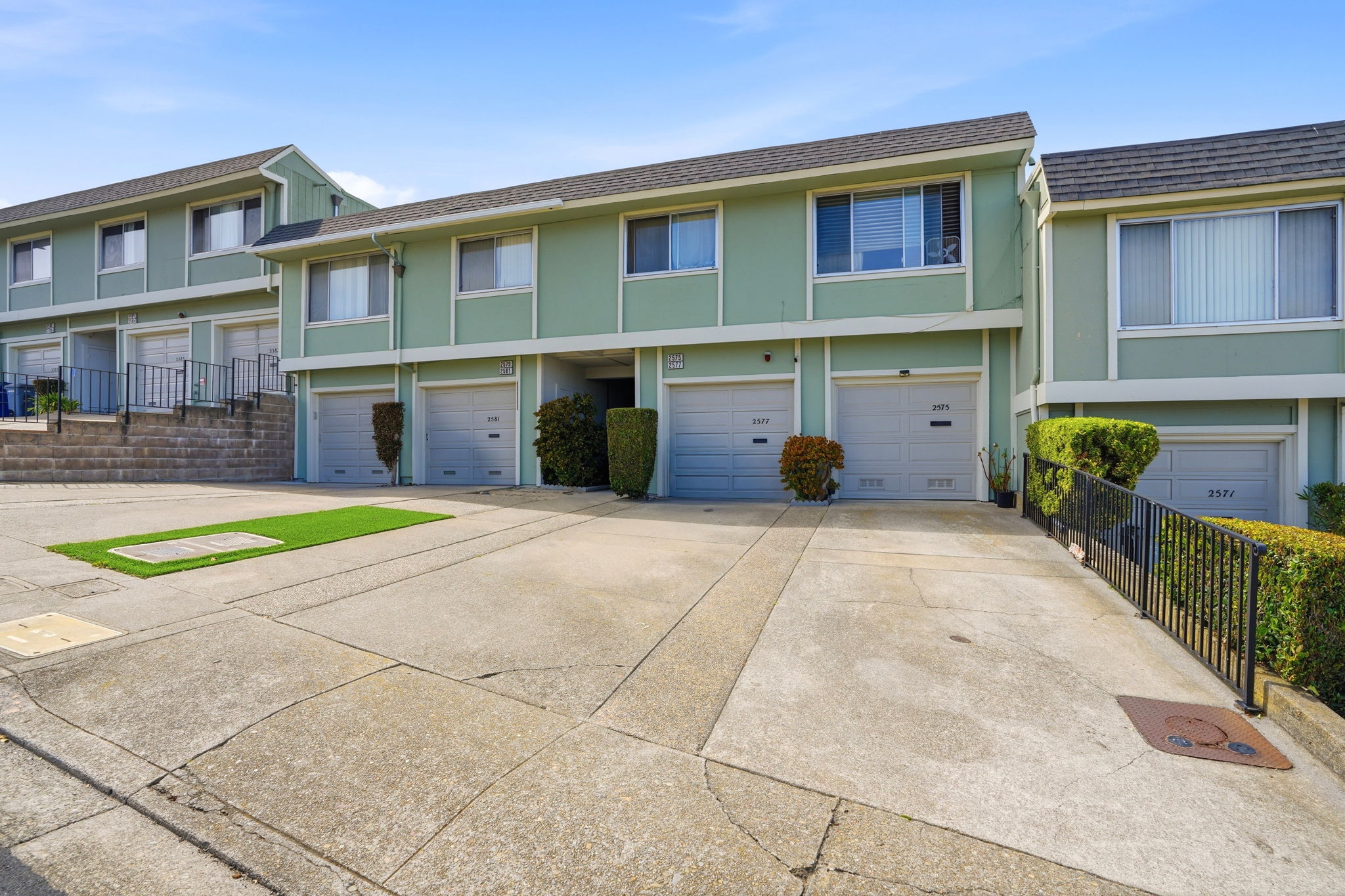 003_F8_2579 Greendale Dr