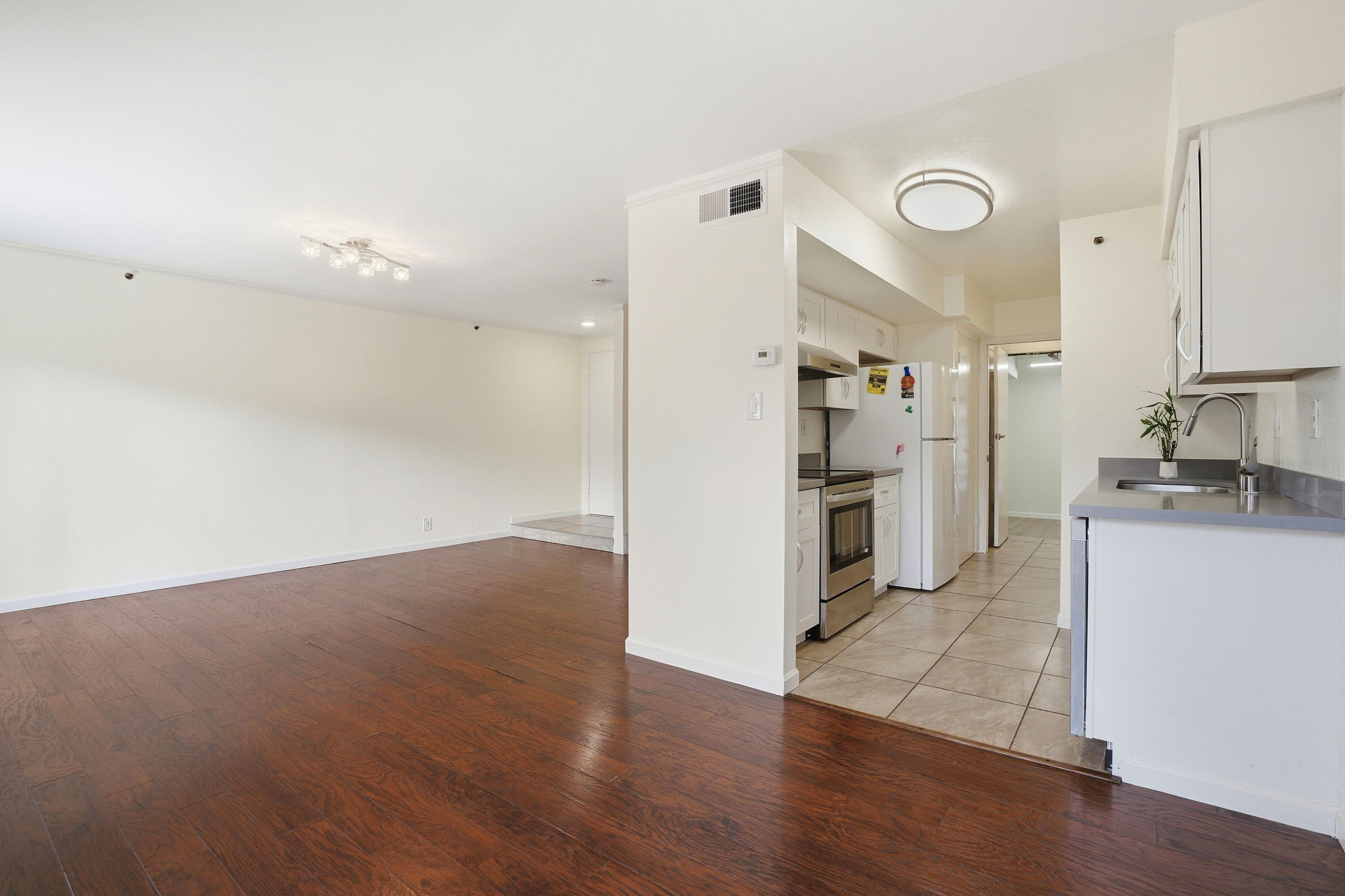 015_F8_2579 Greendale Dr
