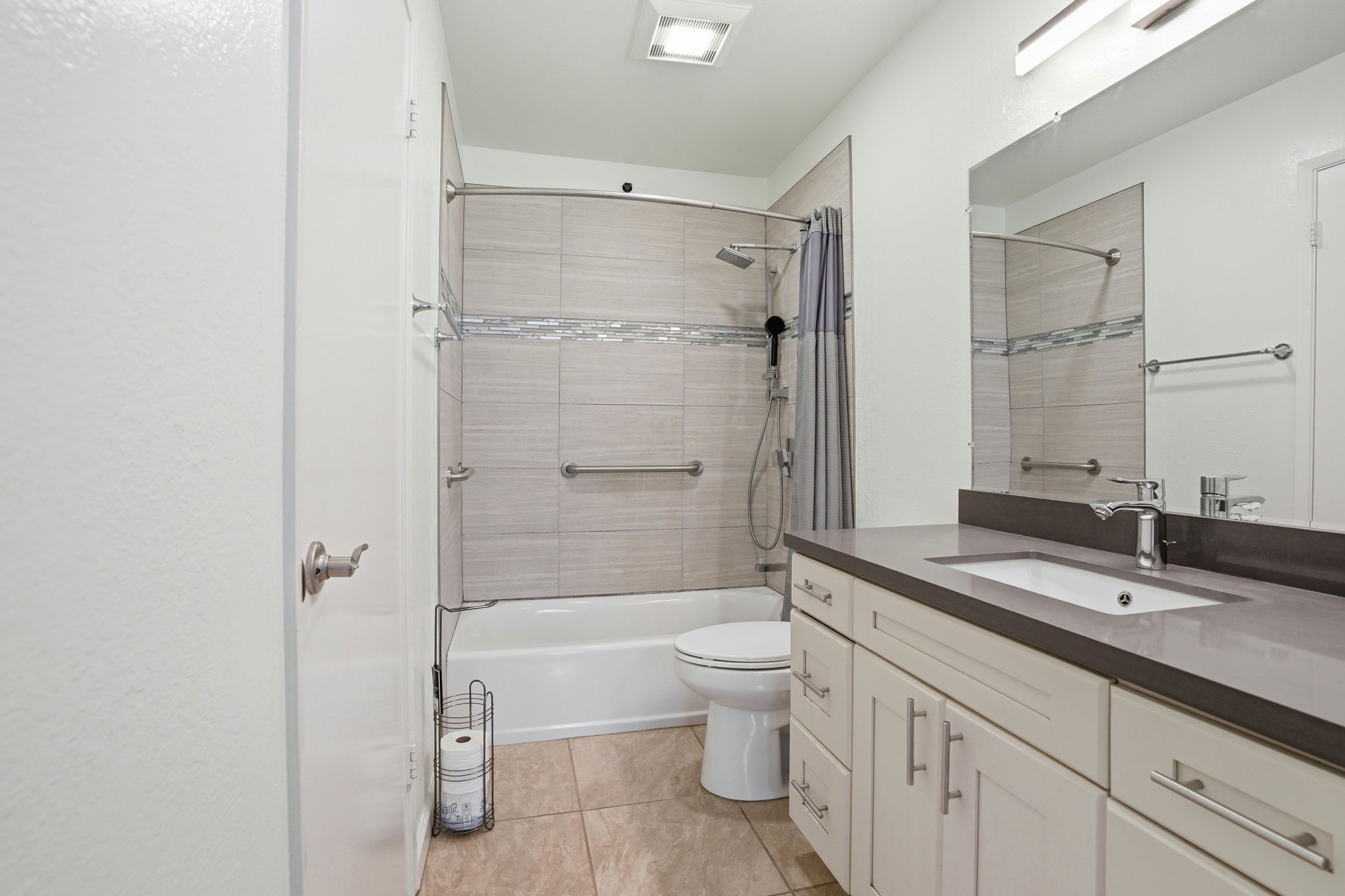 024_F8_2579 Greendale Dr