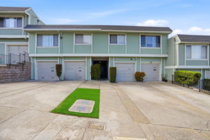 001_F8_2579 Greendale Dr