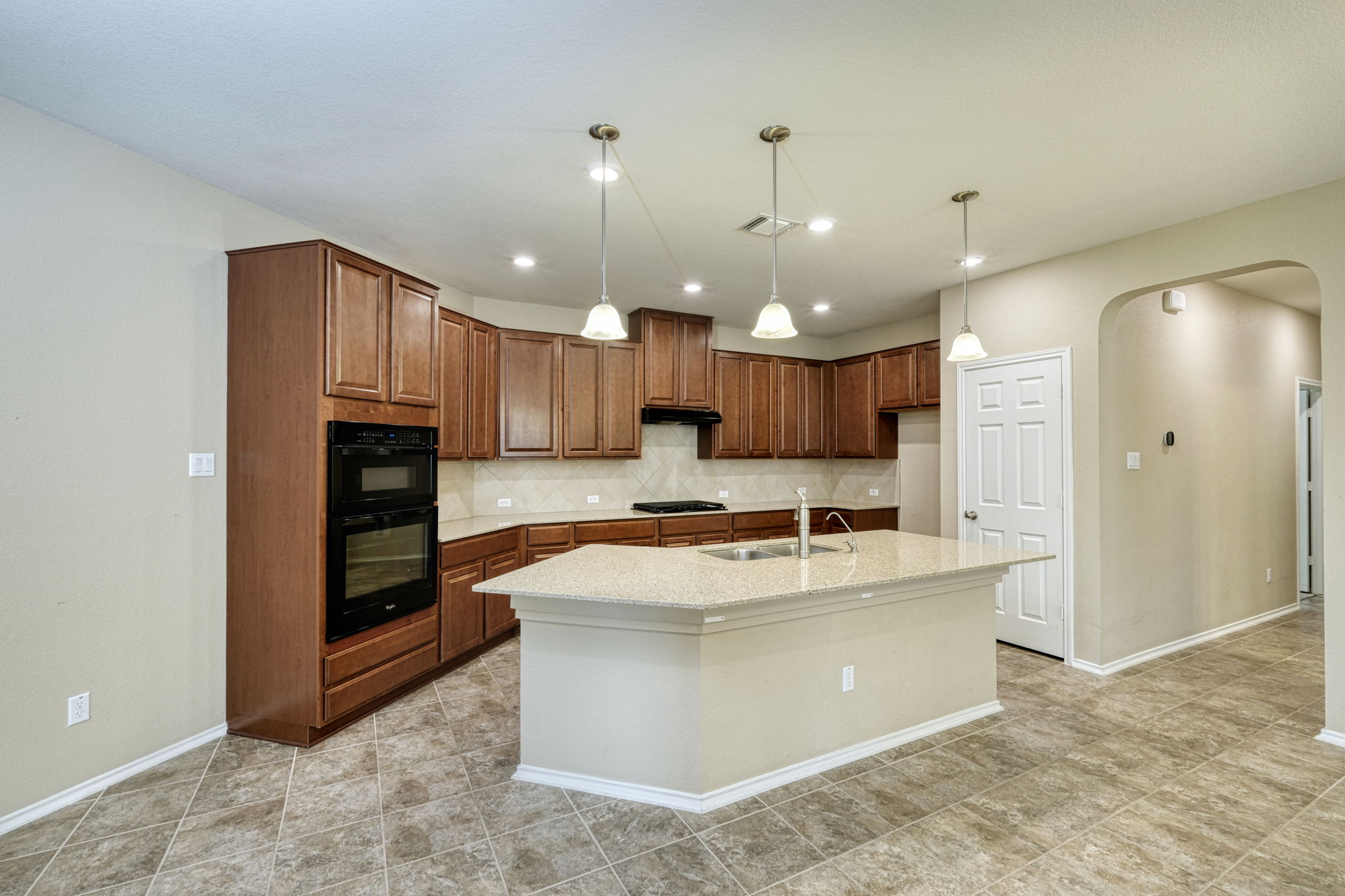 Kitchen/Breakfast Bar