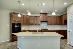 Kitchen/Breakfast Bar