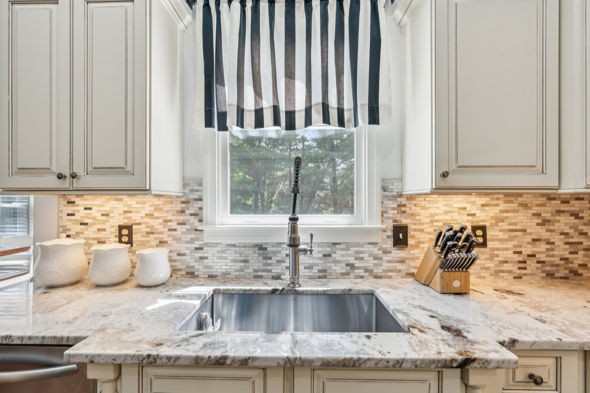Local_Flavor_Films-2581 Trailing Ivy Way NE, Buford, GA 30519-208.jpg
