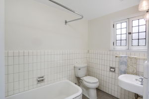  25831 Salem Rd, Huntington Woods, MI 48070, US Photo 32