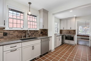  25831 Salem Rd, Huntington Woods, MI 48070, US Photo 13