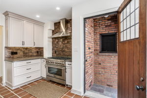  25831 Salem Rd, Huntington Woods, MI 48070, US Photo 12