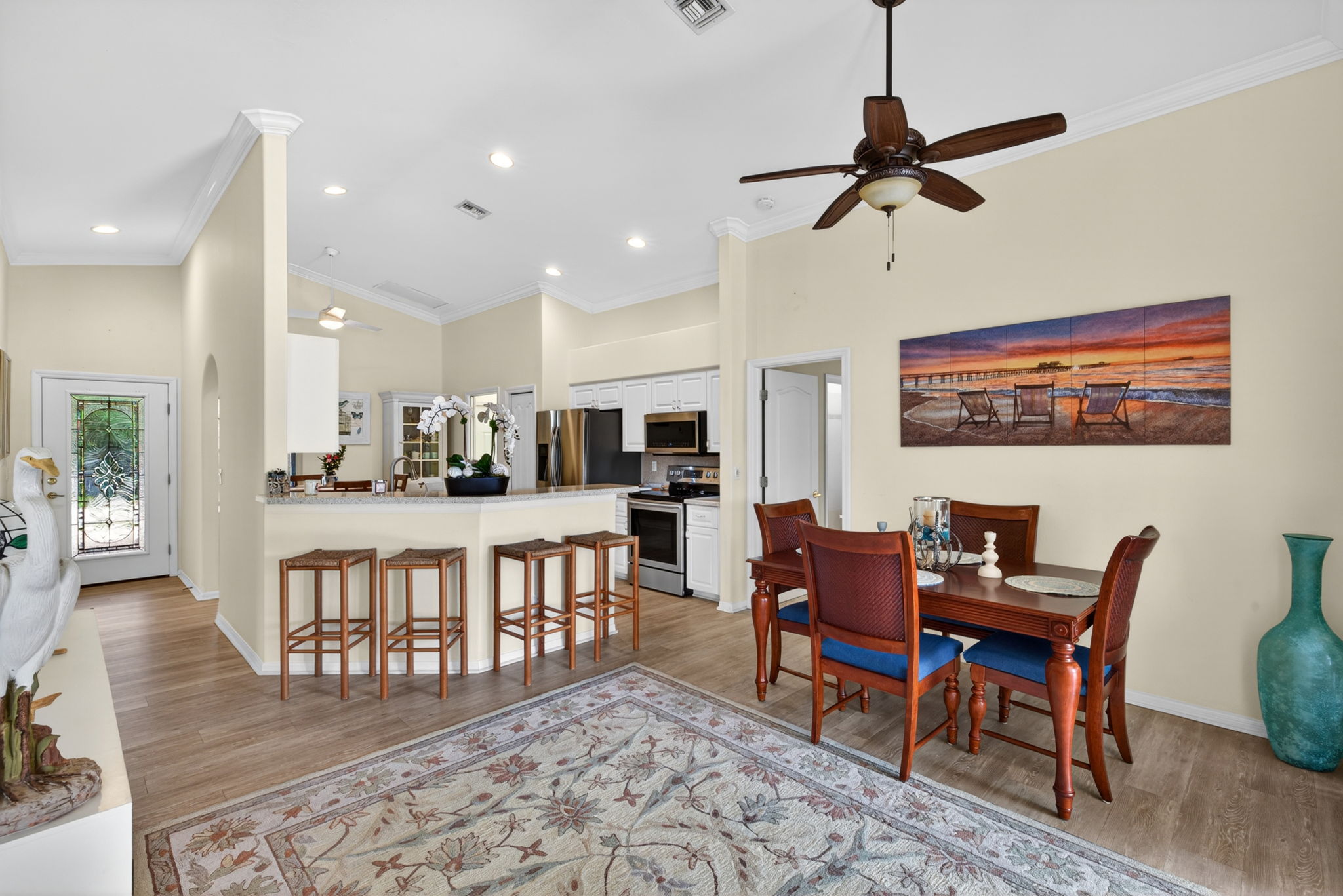Dining Room 2 of 2