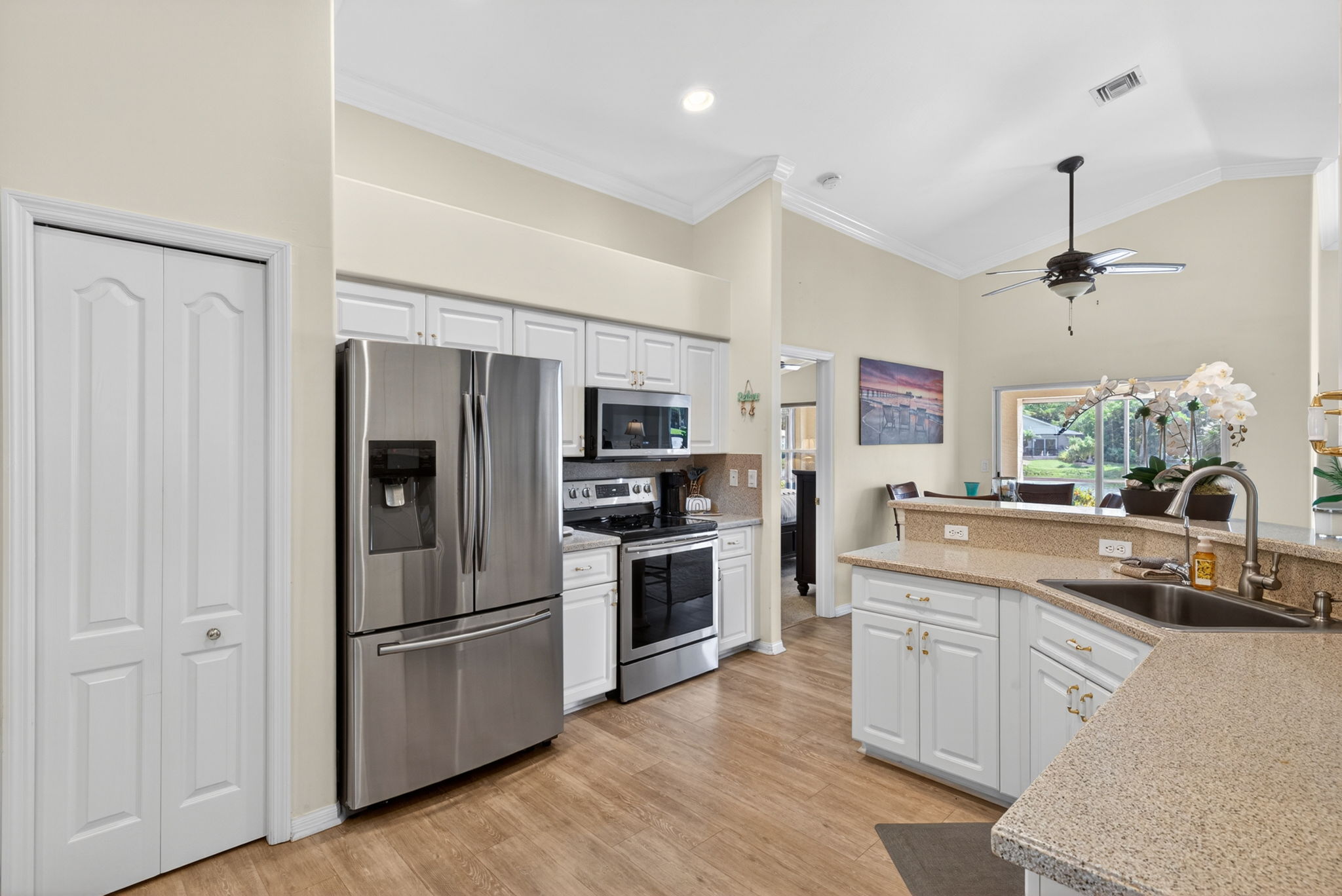 Kitchen 2 of 3