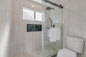  Photo 34