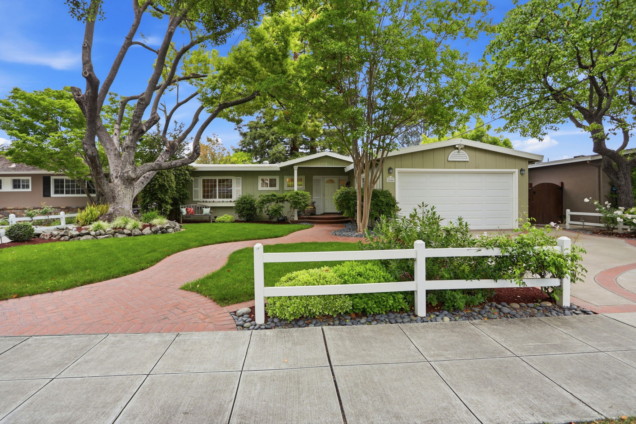 001_F8_2584 Lansford Ave