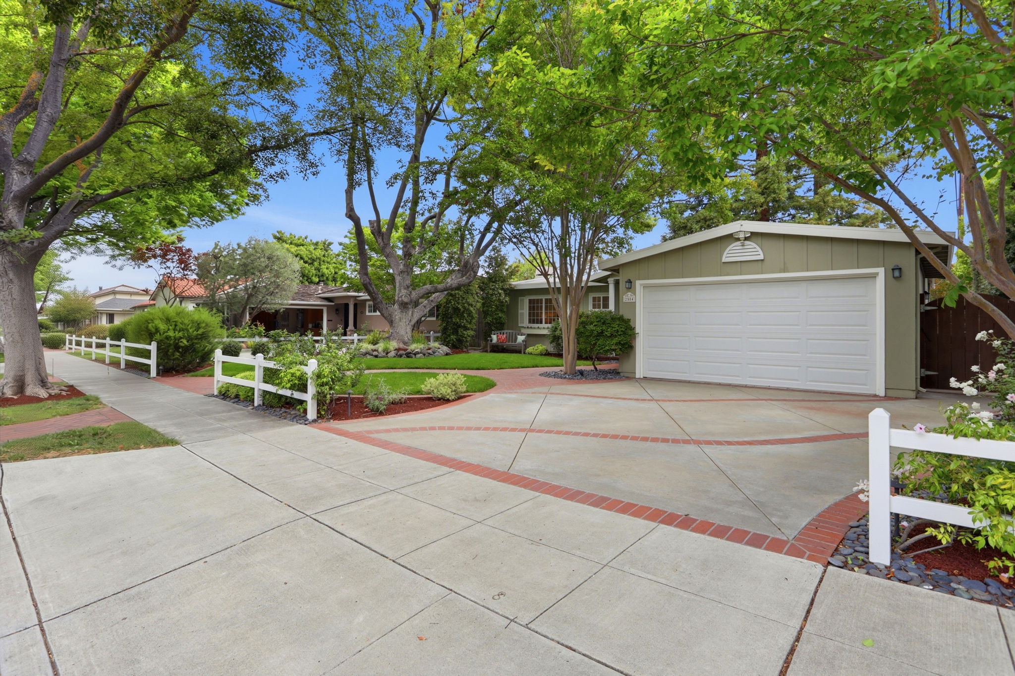 003_F8_2584 Lansford Ave