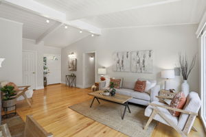 007_F8_2584 Lansford Ave