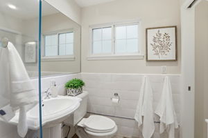 025_F8_2584 Lansford Ave