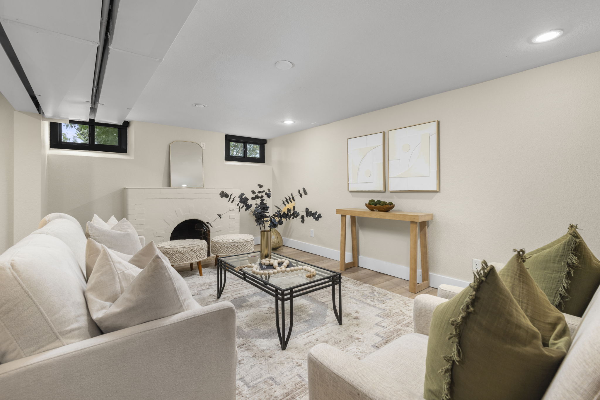  Photo 32