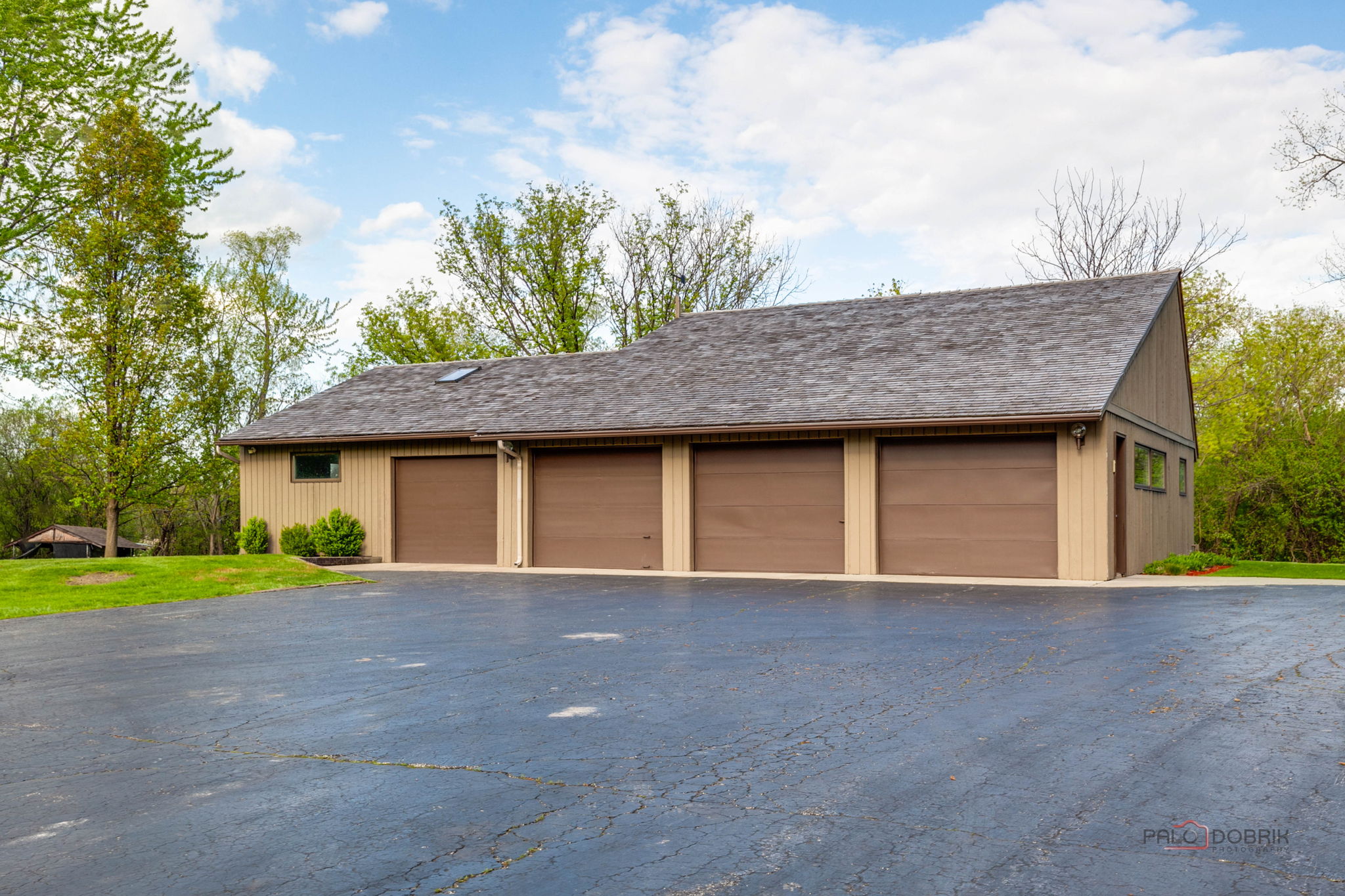 3 +1 car garage