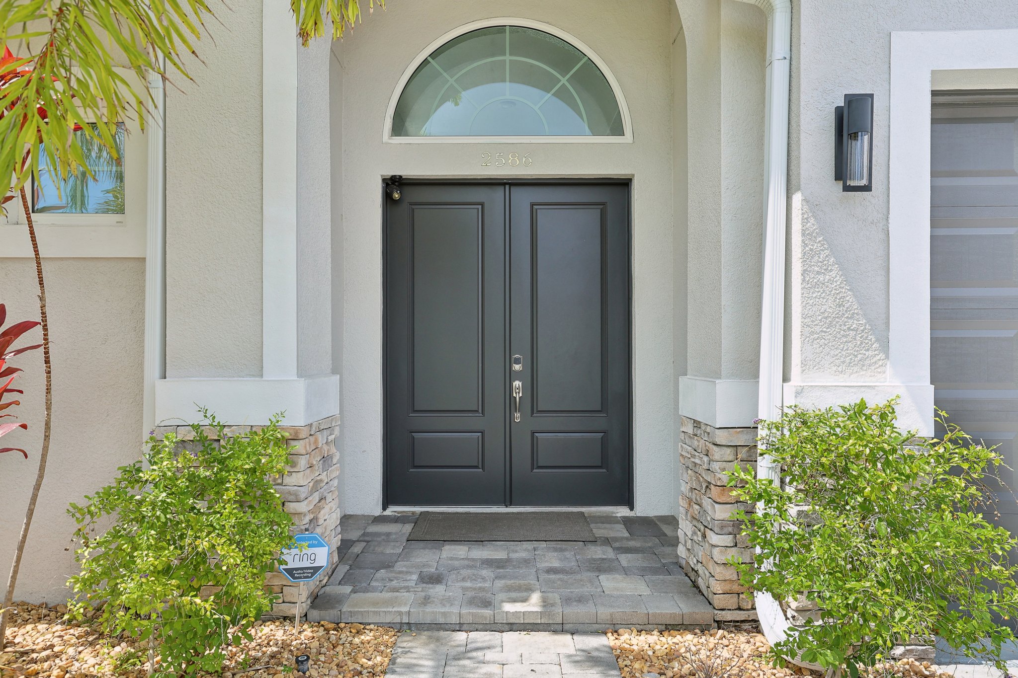 Lancaster Ridge Dr-1505-005.jpg