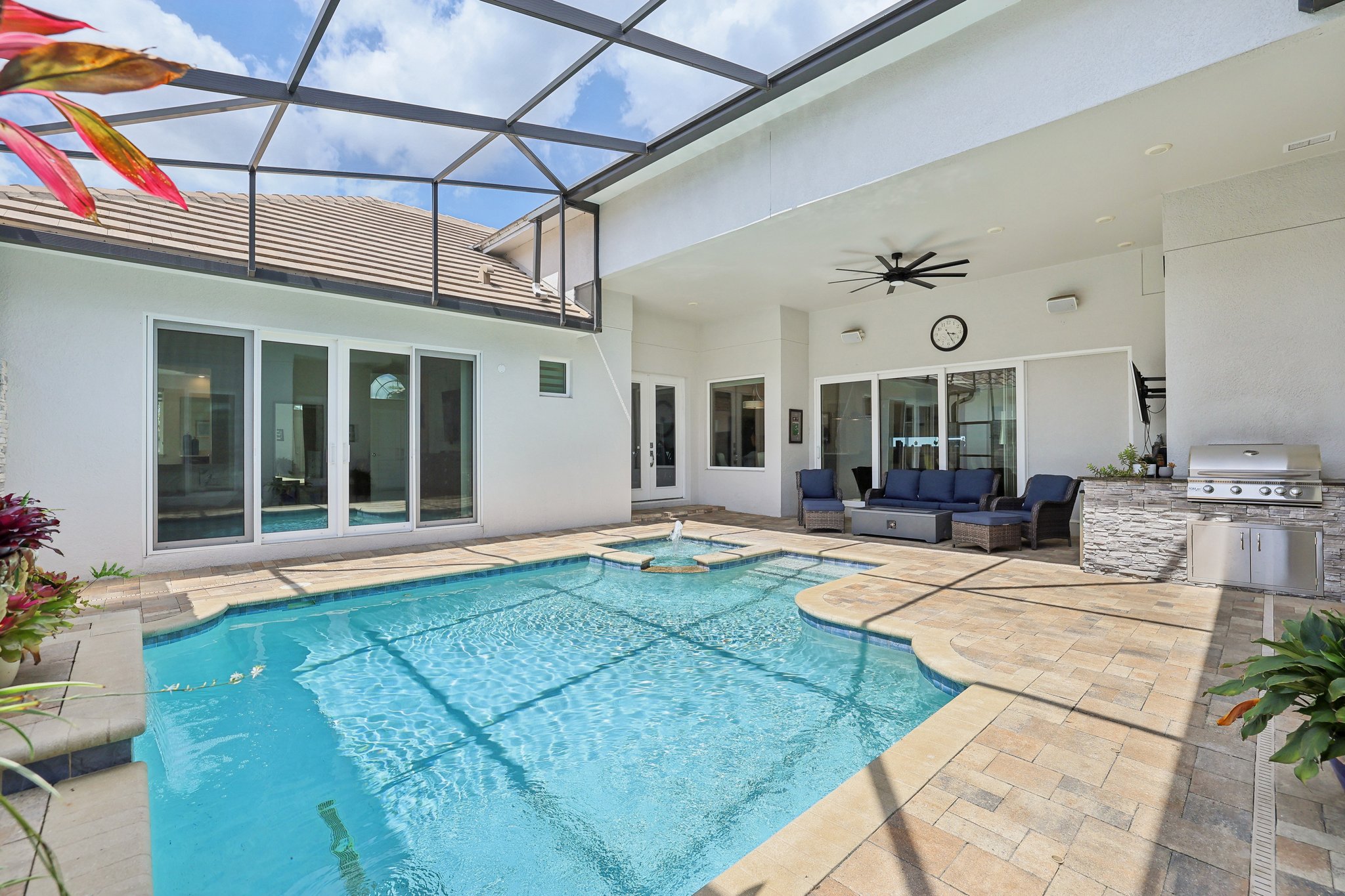 Lancaster Ridge Dr-1505-057.jpg