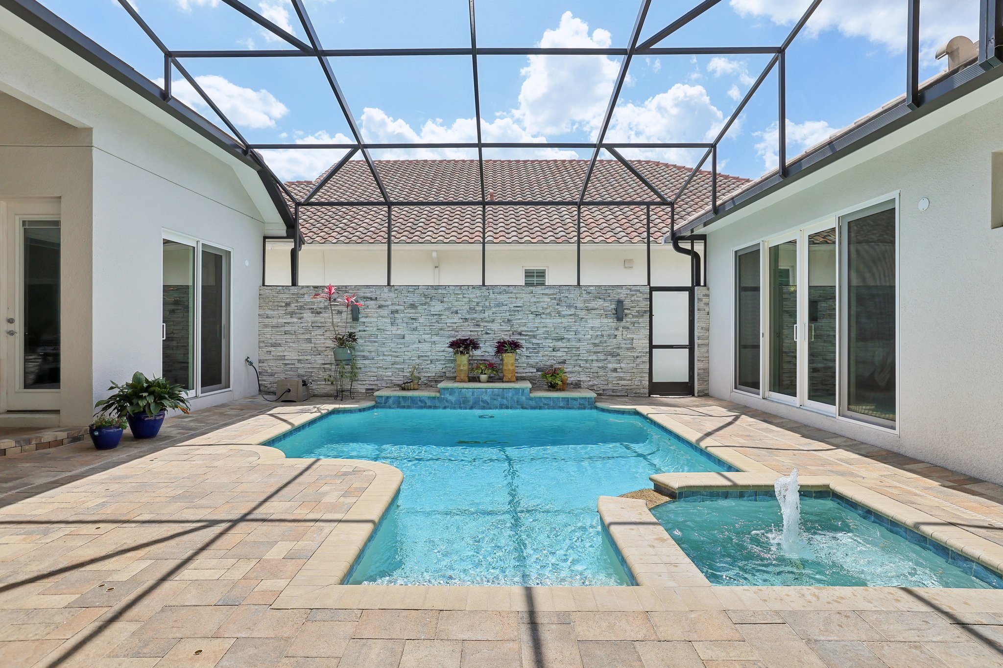 Lancaster Ridge Dr-1505-058.jpg