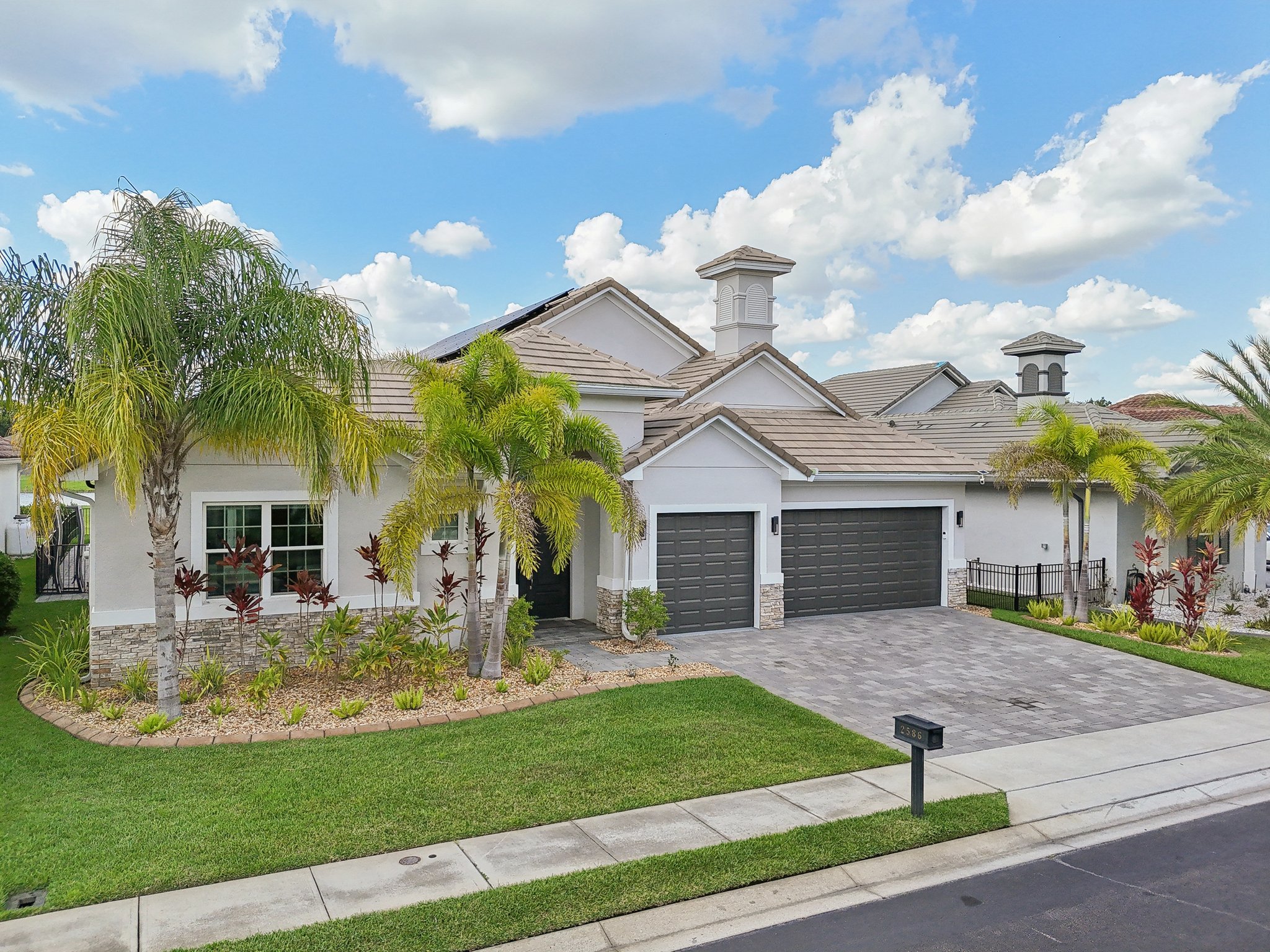 Lancaster Ridge Dr-1505-072.jpg