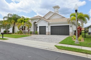Lancaster Ridge Dr-1505-002.jpg