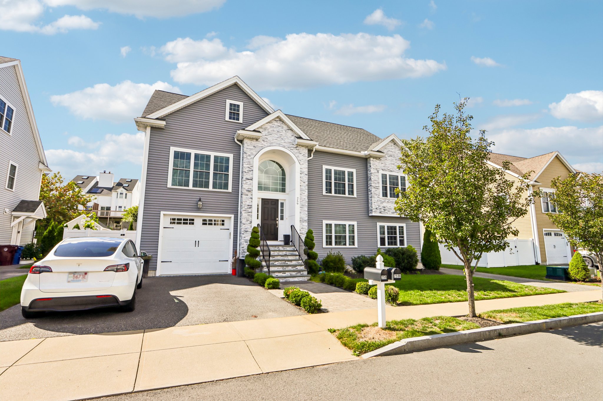 Oakwood Ave-S2409-004.jpg