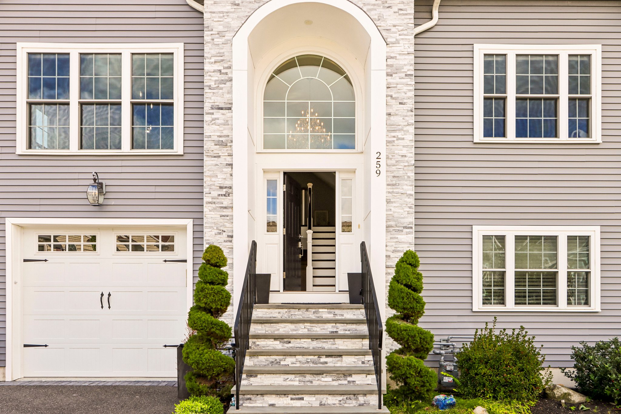 Oakwood Ave-S2409-008.jpg