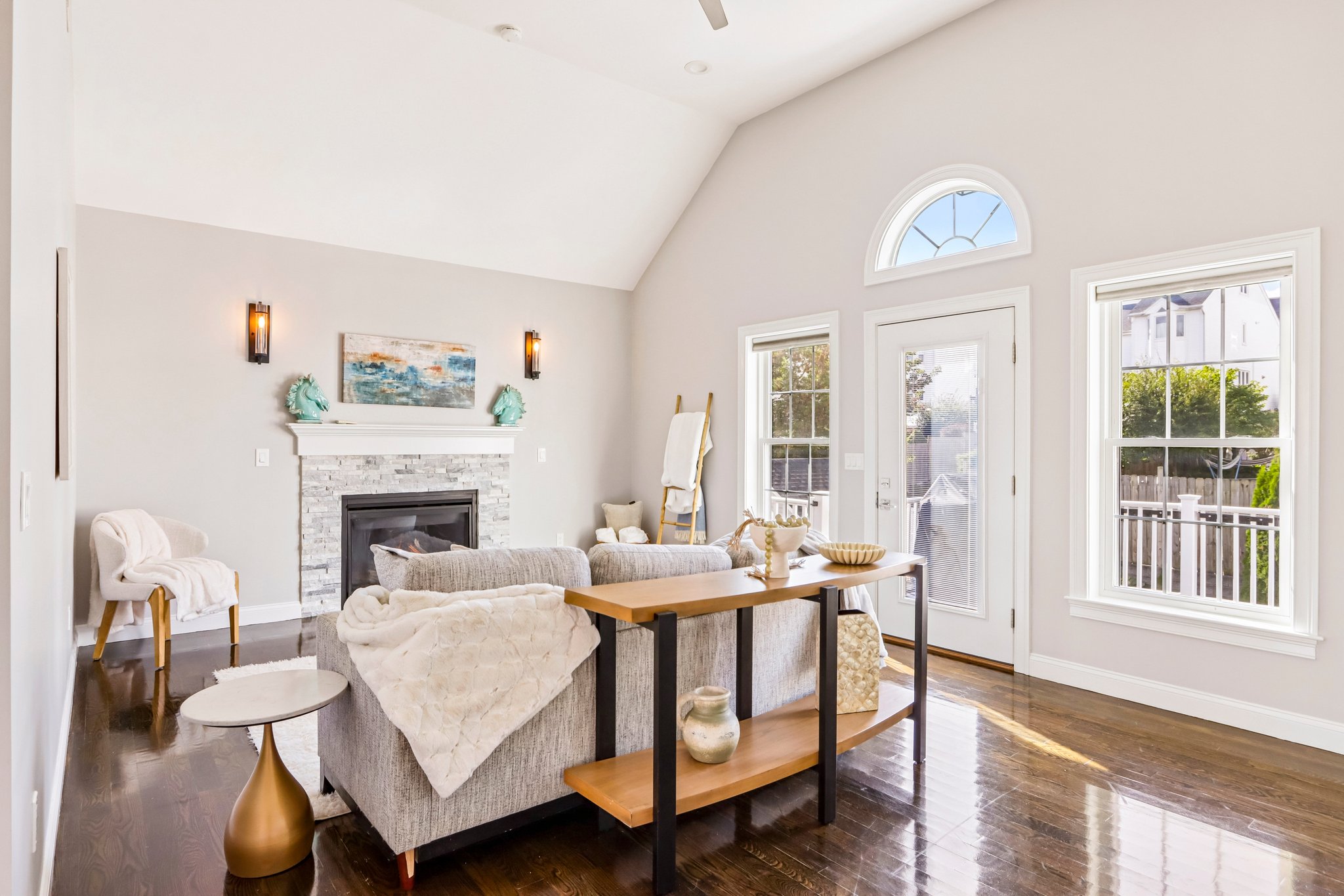 Oakwood Ave-S2409-012.jpg