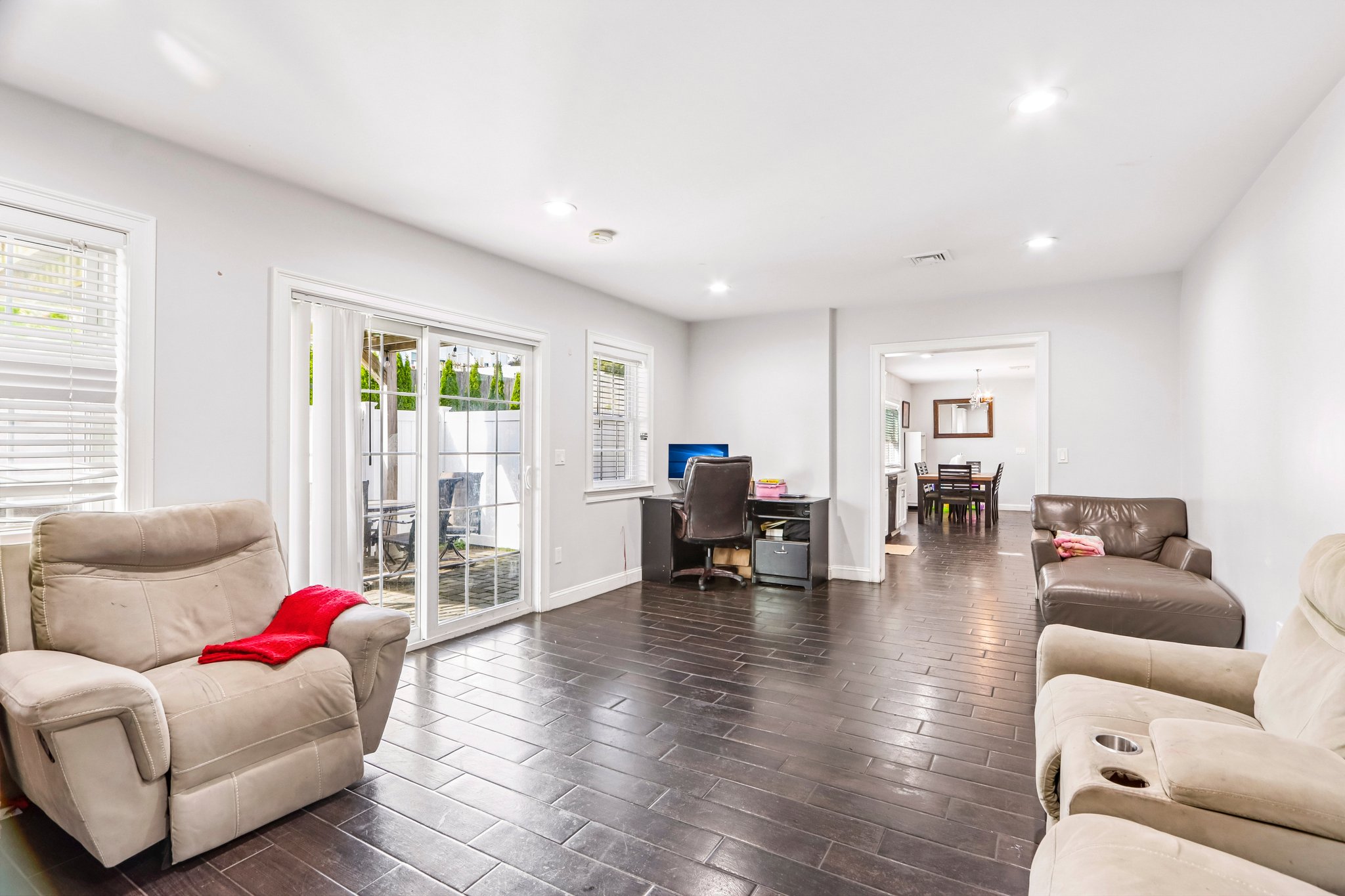 Oakwood Ave-S2409-040.jpg