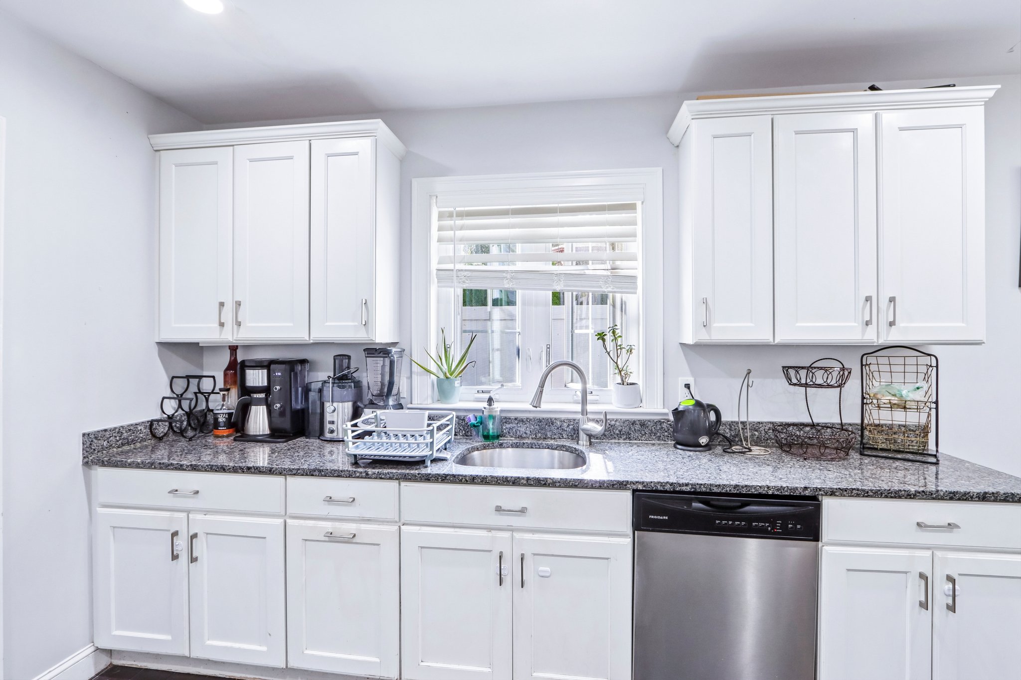 Oakwood Ave-S2409-044.jpg