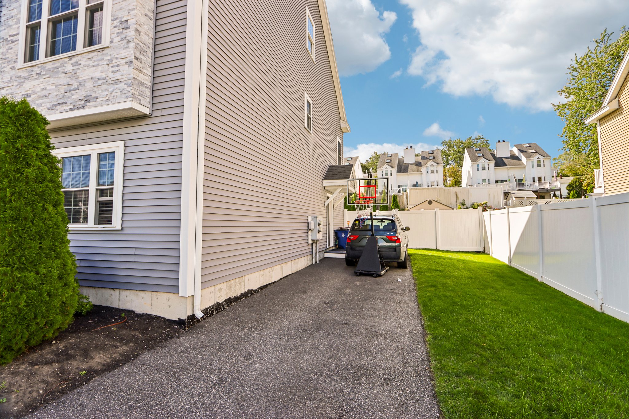 Oakwood Ave-S2409-062.jpg