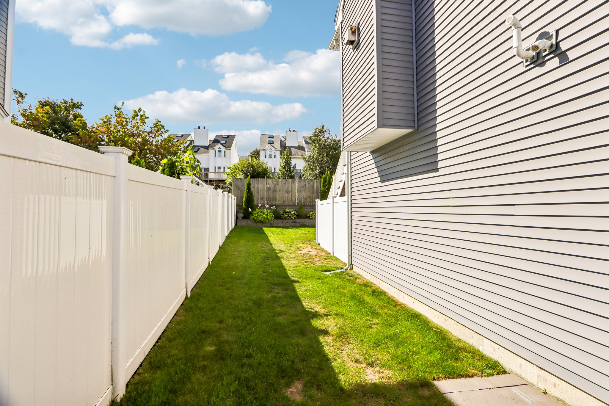 Oakwood Ave-S2409-064.jpg