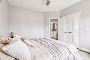 Oakwood Ave-S2409-027.jpg