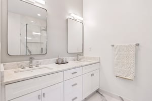 Oakwood Ave-S2409-037.jpg