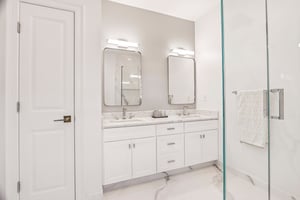 Oakwood Ave-S2409-038.jpg