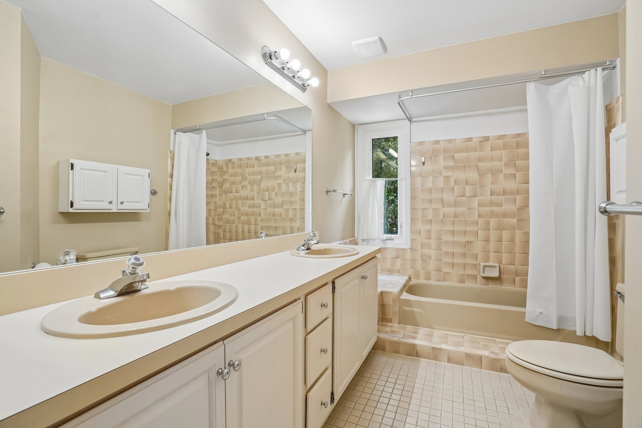 Hunt Club Blvd-S2207-027.jpg