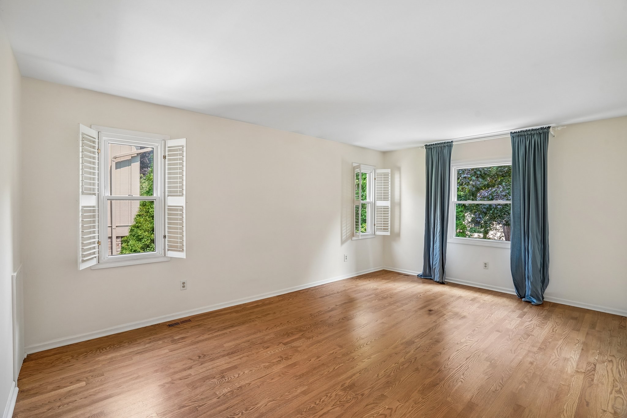 Hunt Club Blvd-S2207-028.jpg