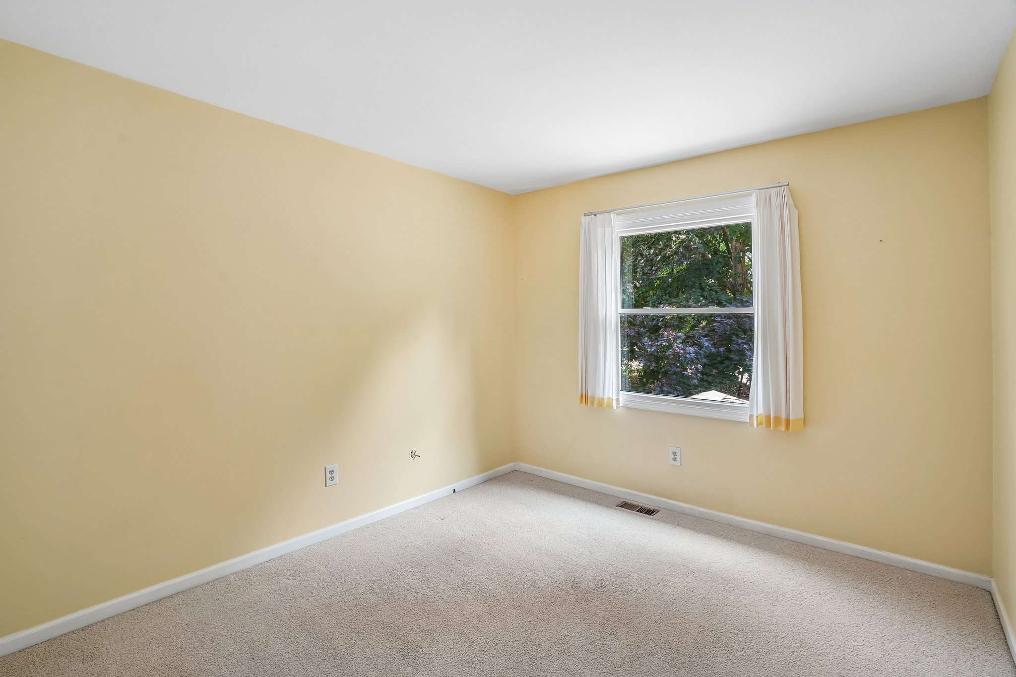 Hunt Club Blvd-S2207-034.jpg