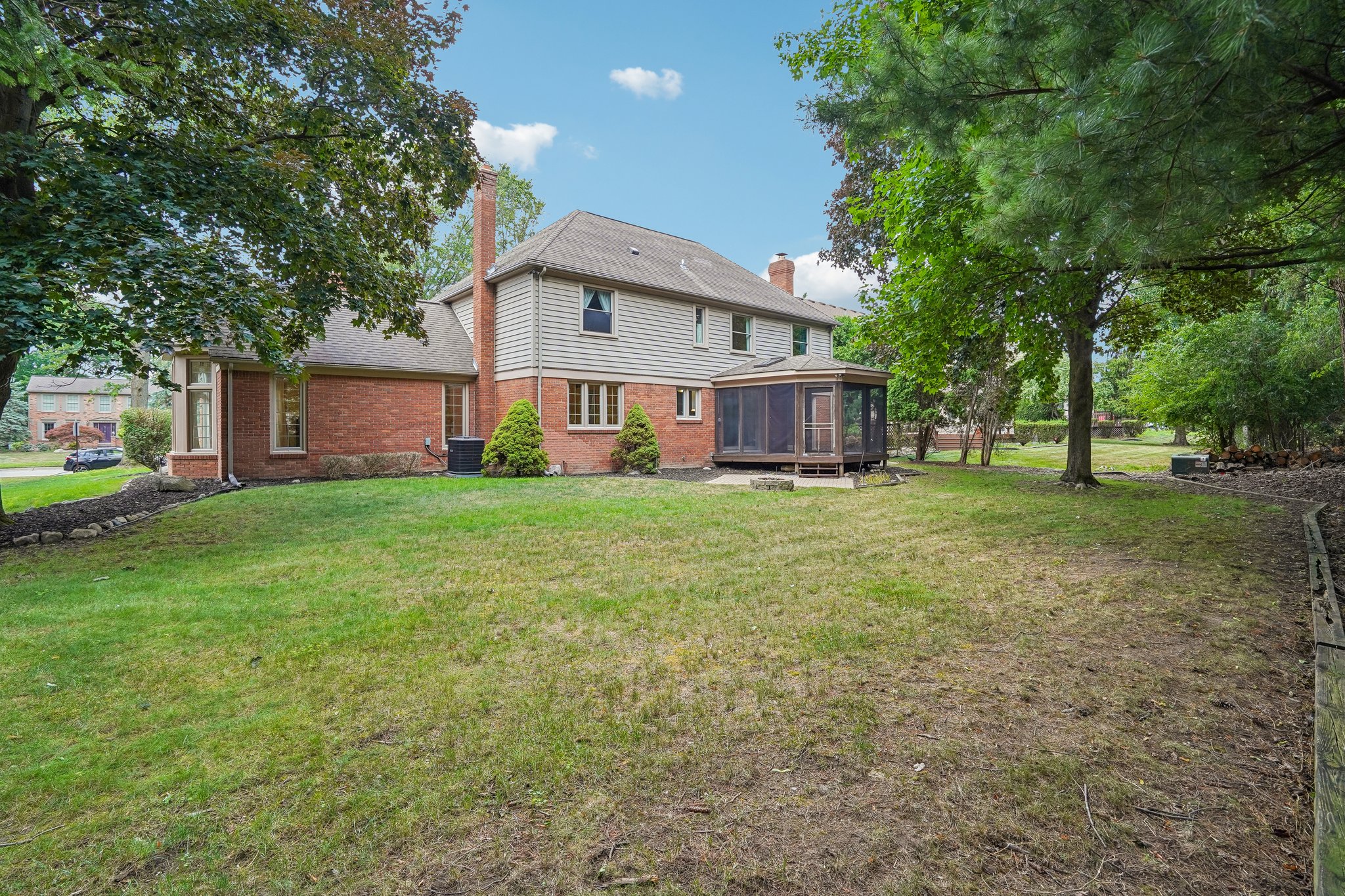 Hunt Club Blvd-S2207-047.jpg