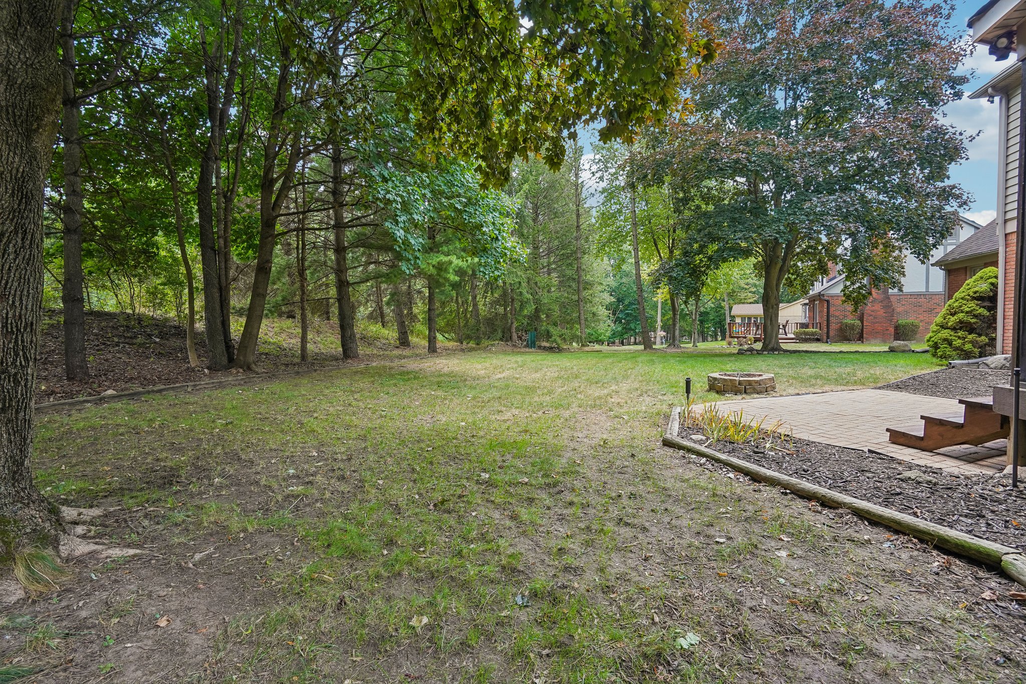 Hunt Club Blvd-S2207-049.jpg
