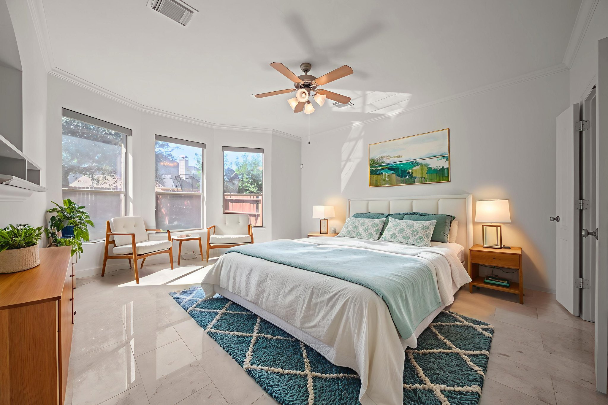 DSC00239 virtually staged.jpeg