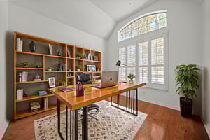 DSC00179 virtually staged.jpeg