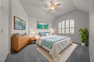 DSC00309 virtually staged.jpeg