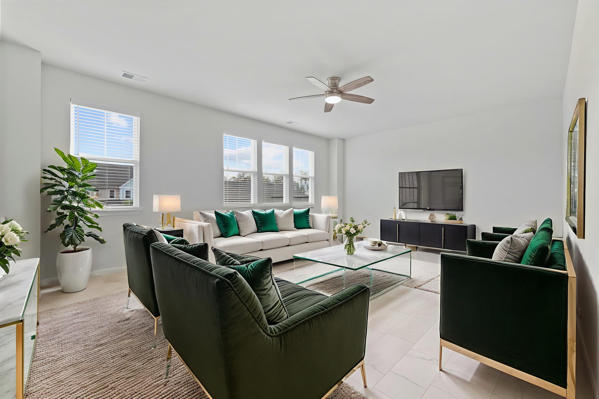 Full-9 virtually staged.jpeg