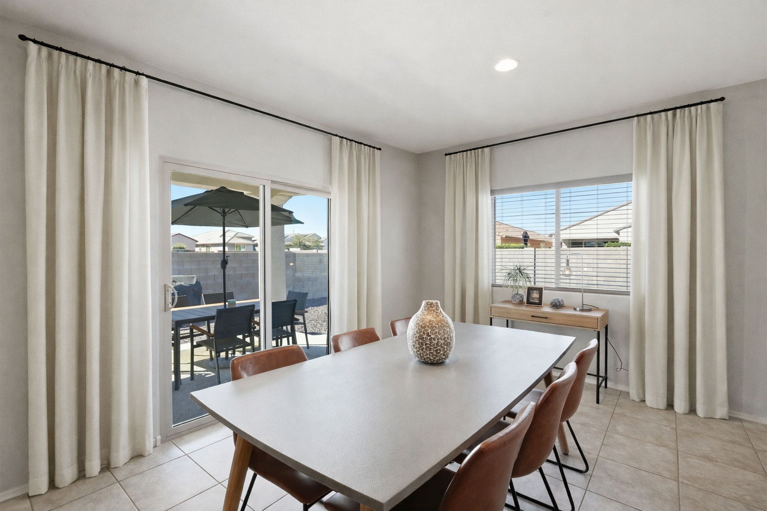 Dining Room (curtains virtually staged