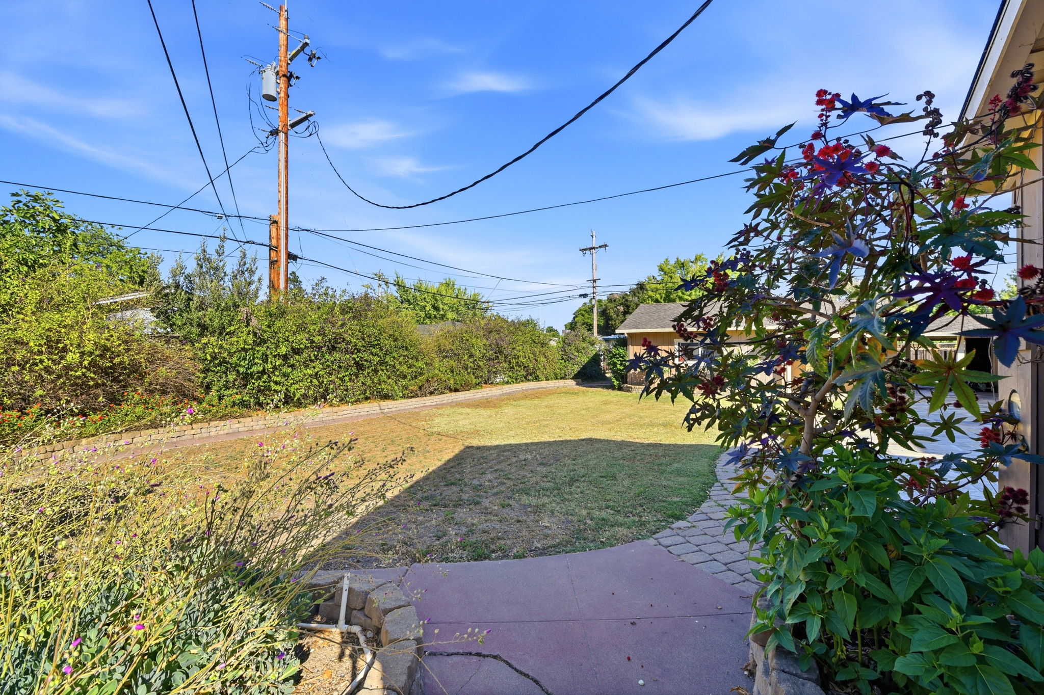 040_F8_2598 Cottle Ave