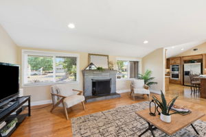 011_F8_2598 Cottle Ave