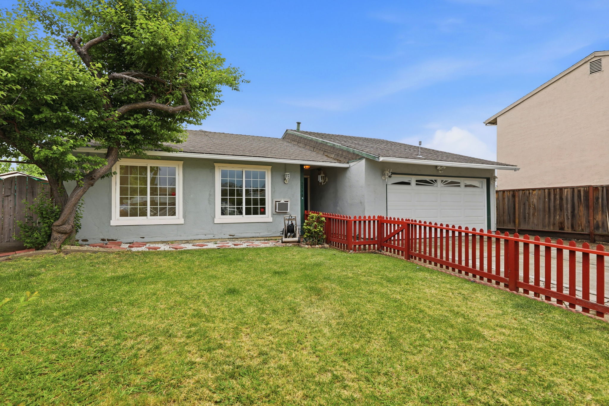 004_F8_2598 Sierra Vista Ct