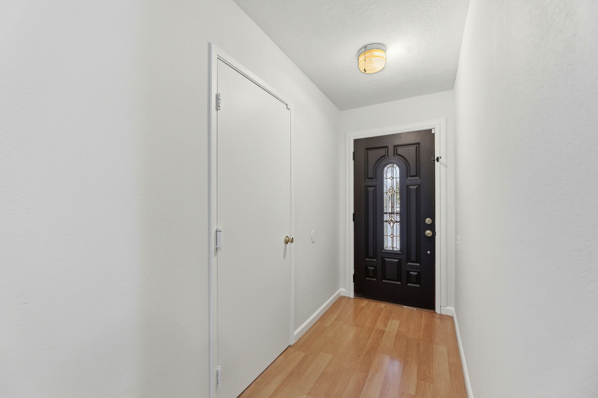 006_F8_2598 Sierra Vista Ct